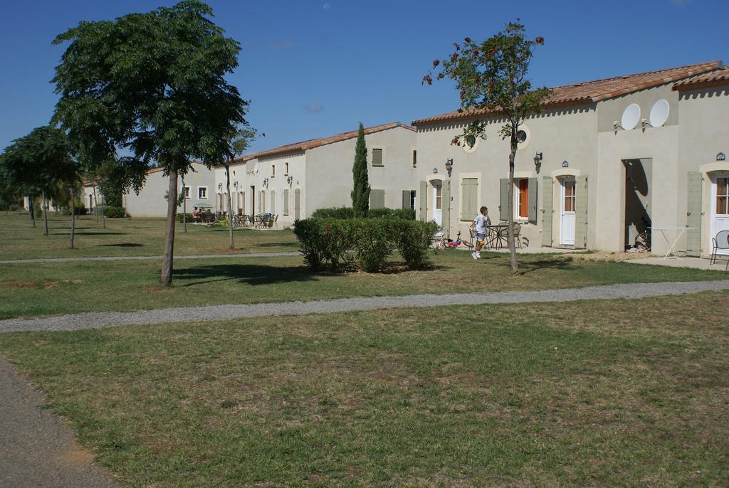 Hotel Restaurant Les Jasses De Camargue Gallargues-le-Montueux Exteriör bild